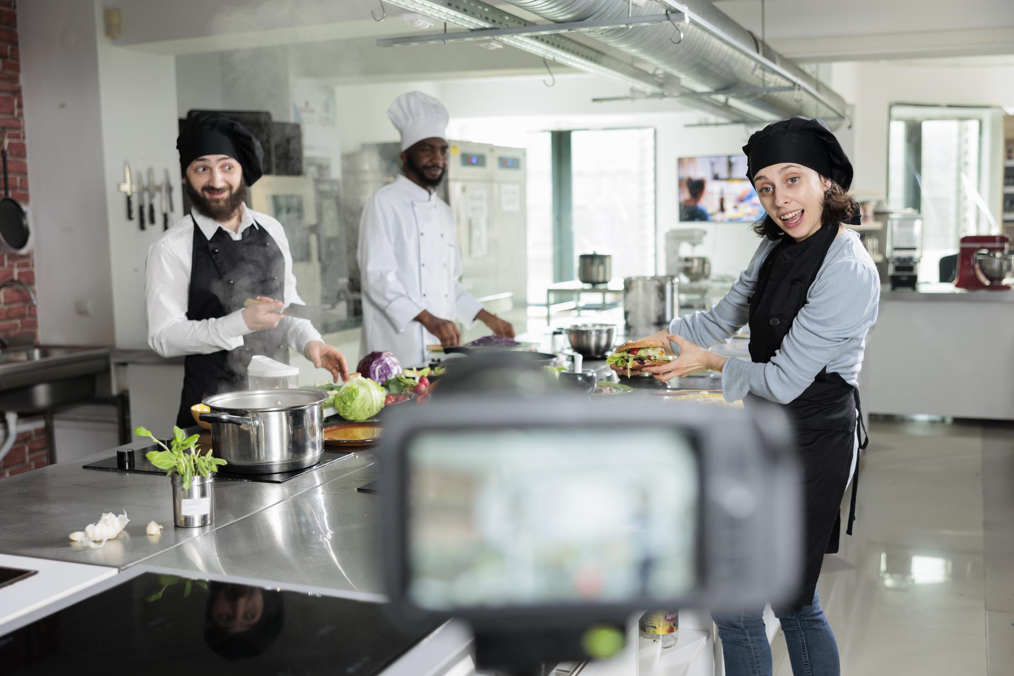 Small group cooking consultation